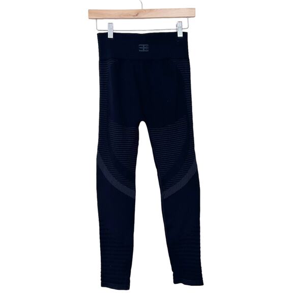 Engineered Life Black Seamless Leggings Sz M - Picture 3 of 5
